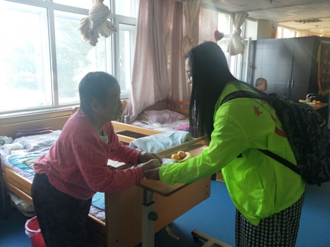 yl6809永利官网爱心帮扶团中秋慰问老人活动圆满结束_ .jpg